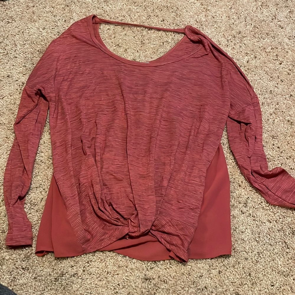 ⭐️3/$10 Maurice’s Pink Sheer Knot top